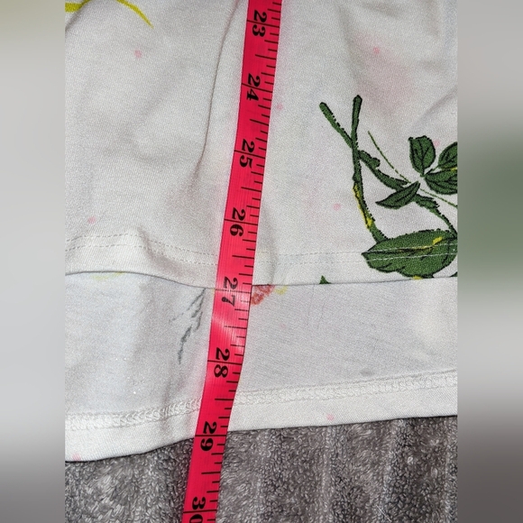 LULAROE MARIANNE WHITE FLORAL PERFECT SWING TEE SPRING COMFY SIZE MEDIUM NWT - Picture 4 of 8